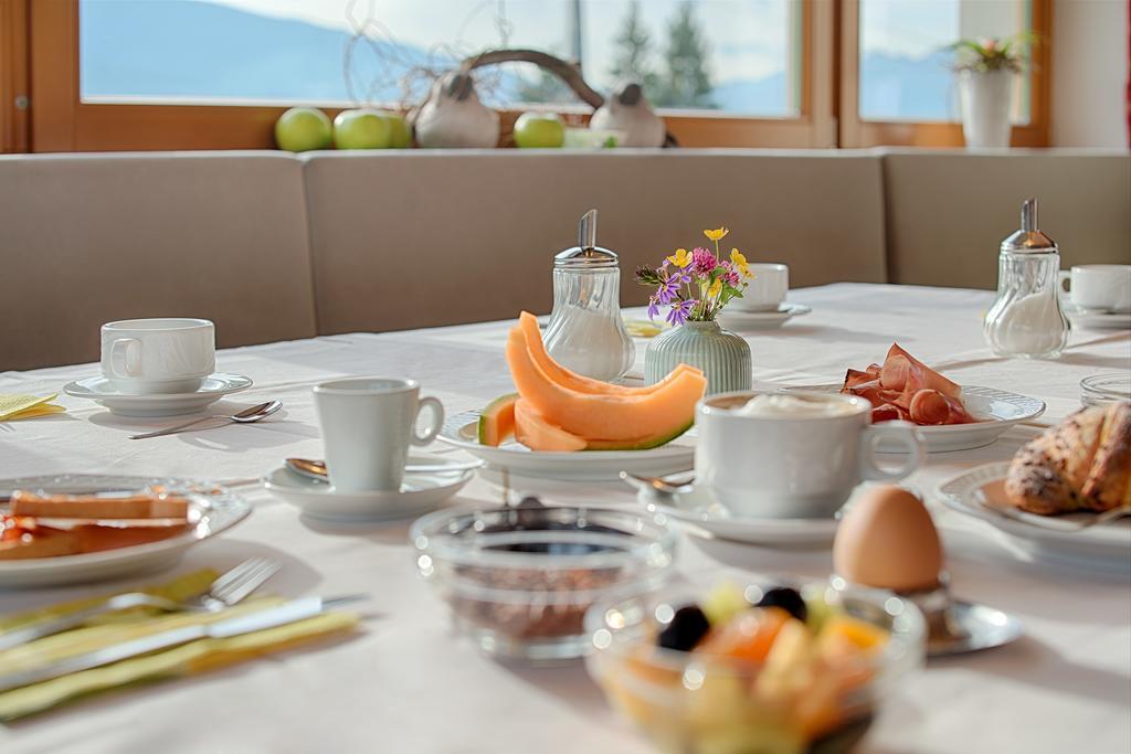 Garni Schorneck Bed & Breakfast Brunico Exterior foto